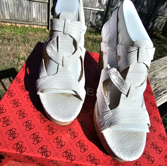 Shoes - Picture 3 of 9